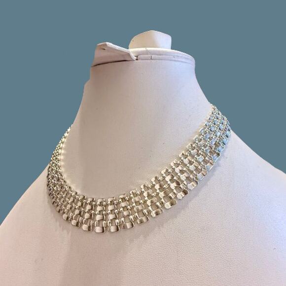 Vintage NAPIER Signed Silver Tone Mesh Collar Necklace - Picture 8 of 9